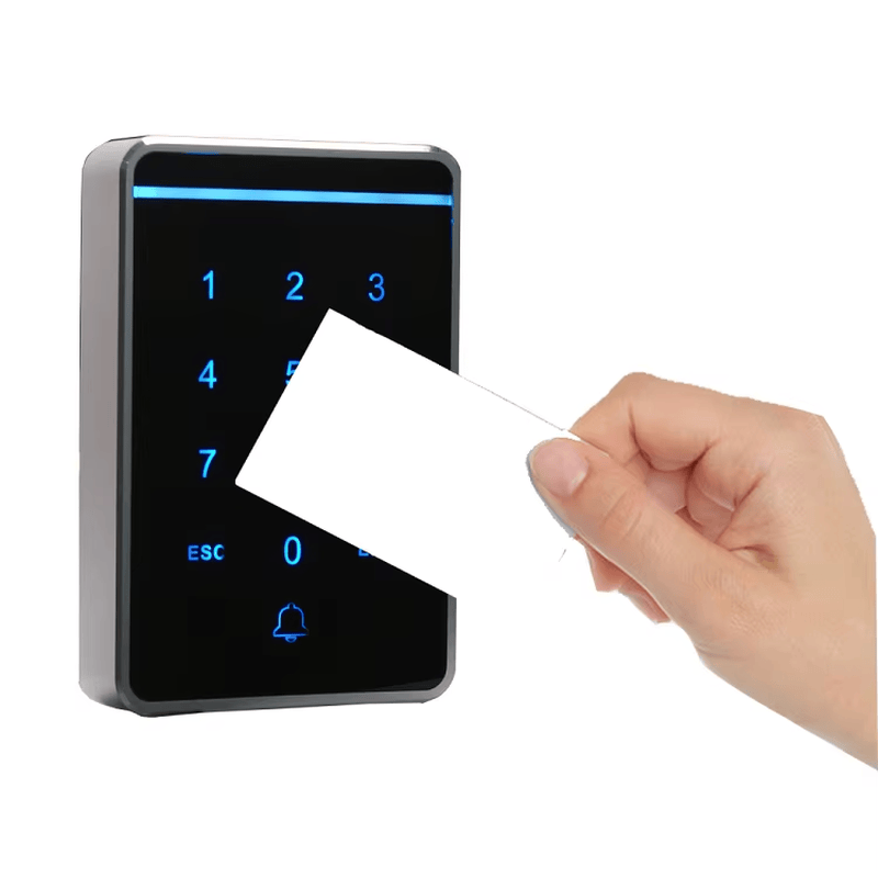 ภาพประกอบของเครื่องอ่าน RFID รุ่น JK20 นี้แสดงให้เห็นถึงความเข้ากันได้กว้างขวางกับบัตรแบบ ระยะใกล้ และระยะตรวจจับสูงสุดถึงสิบเซนติเมตร