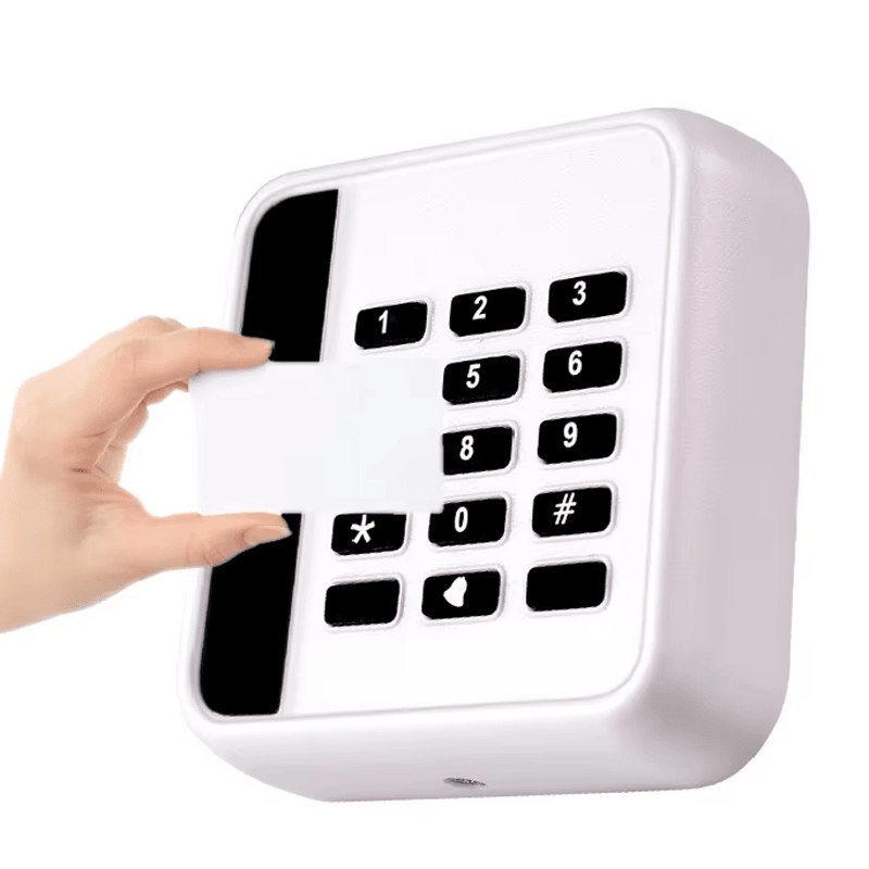 ภาพนี้เน้นการสแกนแบบไร้สัมผัสของเครื่องอ่าน RFID 125KHz สำหรับทางเข้าประตูสำหรับการใช้งานด้านเครื่องอ่านเข้าออกแบบแป้นกด.