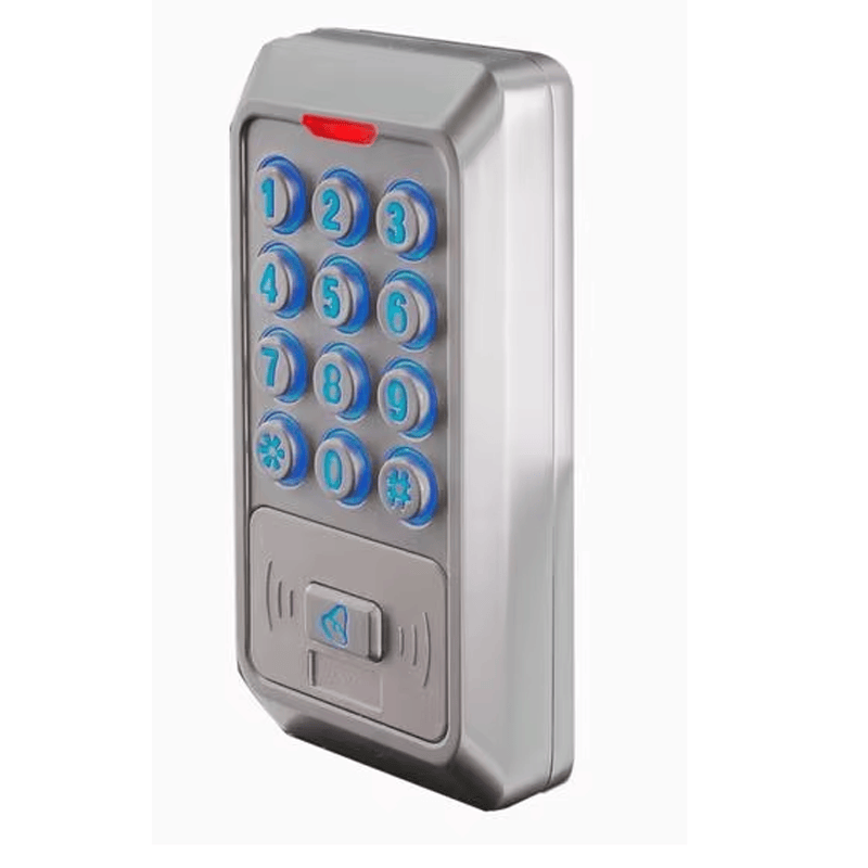 มุมมองด้านข้างของเครื่องอ่านกันทำลาย IP68 สำหรับประตูกลางแจ้ง R01 โดยแสดงโลหะ แป้นกดและปุ่มควบคุม และโครงสร้างที่แข็งแรงทนทาน เหมาะสำหรับงานอุตสาหกรรมและสายการผลิต.