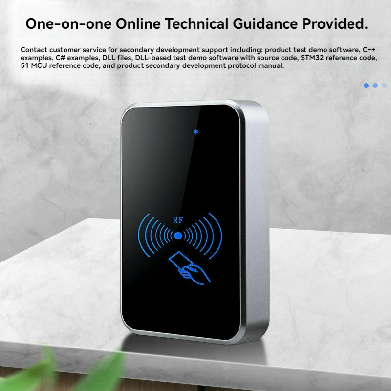 มุมมองด้านข้างของผู้จำหน่ายเครื่องอ่าน RFID แบบ HF สำหรับประตูเข้าออก KA-118W โดยแสดงขนาดกะทัดรัดประหยัดพื้นที่ และตำแหน่งติดตั้งและการใช้งานจริง เหมาะสำหรับการควบคุมการเข้าออก.