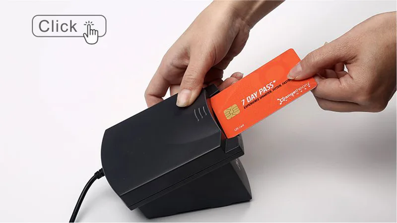 บัตรเดินทางเฉพาะทางที่ติดตั้งชิป IC แบบสัมผัสสีทองที่มองเห็นได้ ใช้สำหรับจัดเก็บข้อมูลอย่างปลอดภัยในหลายแอปพลิเคชันและการชำระเงิน