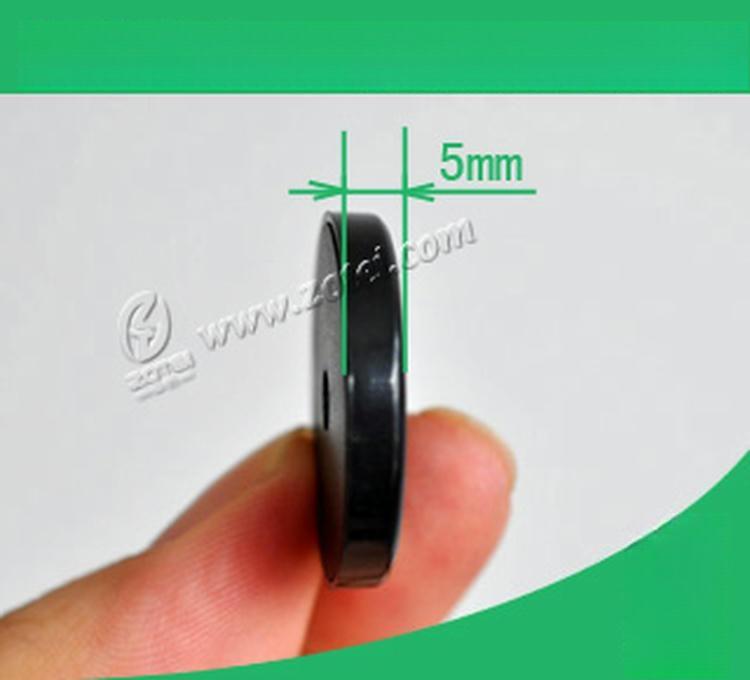 4) มุมมองด้านข้างของแท็ก RFID UHF ติดโลหะแบบแข็งแรงระดับ IP65 โดยเน้นตัวเรือน ABS โครงสร้างที่แข็งแรงทนทาน และสัดส่วนและขนาดของผลิตภัณฑ์.