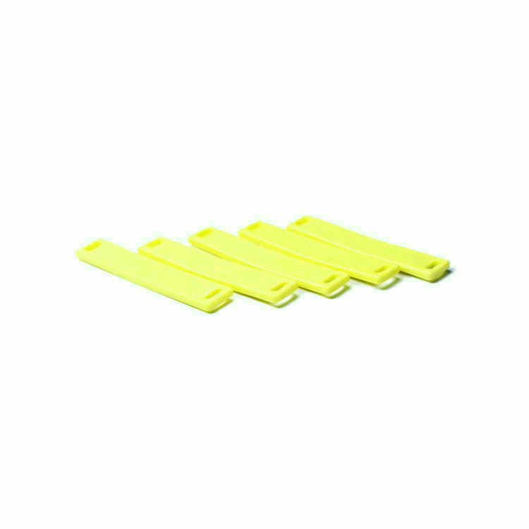 7) ภาพนี้แสดงแท็ก RFID UHF TPU ยืดหยุ่นสำหรับท่ออโลหะโค้ง TPU9018-1 โดยเน้นห้าชิ้น โลหะ การทำงานบนพื้นผิวโลหะ และความยืดหยุ่น ในลักษณะติดตั้งกับชิ้นงาน และระหว่างการใช้งานหรืออ่านข้อมูล สำหรับการติดตั้งกลางแจ้งและบนพื้นผิวงานก่อสร้าง.